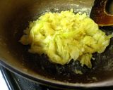 A picture of step 3 of Soy Milk Gratin with Oyster and Spinach.