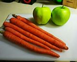 A picture of step 1 of Carrot & Apple Liquid Gold.