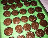 Foto langkah ke 4 dari resep Kue kering Coklat Kacang tanpa oven /kukusan.. cukup dibekukan dalam kulkas.