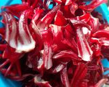 Foto langkah ke 1 dari resep Teh bunga rosella.