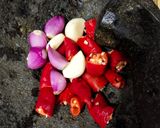 Foto langkah ke 1 dari resep Sambal Kering Teri Kacang.