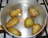 Foto del paso 2 de la receta: Papas achatadas gratinadas