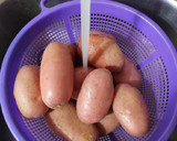 Foto del paso 1 de la receta: Papas Rusty Cage al horno y salsa de yogurt