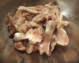 Fűszeres rántott sertés köröm burgonya pürével, házi savanyúval recept fázis 1 fotója