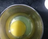 A picture of step 4 of Half fry omellete with 🍞bread.