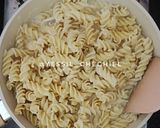 Foto langkah ke 7 dari resep Fusilli Carbonara Mushroom.