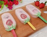 Foto langkah ke 4 dari resep Puding Popsicle Yogurt Strawberry.