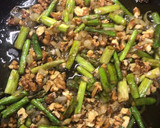 Foto del paso 5 de la receta: Spaghetti con trigueros y salsa de nueces