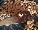 Foto langkah ke 7 dari resep Oven Roasted Cashew Nut Kendari anti gagal.