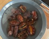 A picture of step 1 of 2-Ingredient Date Syrup.