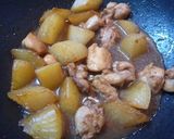 A picture of step 7 of Simmered Chicken & Daikon Radish.