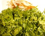 A picture of step 1 of Chrysanthemum Greens and Chikuwa Fishstick Kinpira.