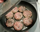 A picture of step 4 of Ground Pork, Bean Sprout, and Salted Konbu Tsukune Patties.