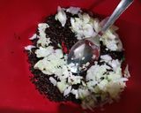 A picture of step 2 of Sprouted Ragi Bhel.