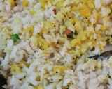 A picture of step 2 of Kanda poha.