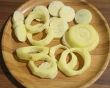 A picture of step 2 of Two types of potato chips.