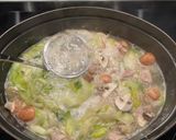A picture of step 6 of Hotpot - Spinach, pork, ginger, garlic, sesame oil and many vegetables, Japanese style.