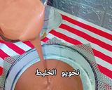 صورة لخطوة 3 من وصفة كيكة هنريس بدون دقيق مزينة بدانون كراميل