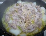 A picture of step 4 of Simmered Chicken and Chinese Cabbage with Soup Stock Cubes.