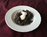 Foto del paso 7 de la receta: Arroz negro con chipirones y sals alioli