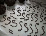 A picture of step 3 of Mouse Invasion Cupcakes.