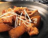 A picture of step 5 of Chinese-style Sweet & Spicy Simmered Daikon Radish and Chicken.