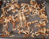 Foto del paso 5 de la receta: Cebolla frita en freidora de aire