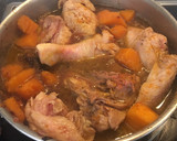 Foto del paso 5 de la receta: Pollo en salsa de calabaza y dátiles