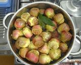 A picture of step 3 of Artichokes in Oil.