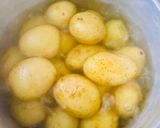 Foto del paso 1 de la receta: PAPINES A LA MEXICANA 🥔🥗🥔🥗🥔