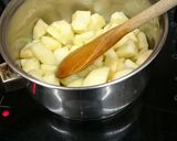 A picture of step 1 of Apple Crumble.