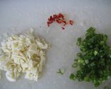 A picture of step 1 of Udon noodles alle Vongole.