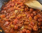 A picture of step 5 of Shakshouka.