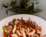 Foto langkah ke 8 dari resep Cumi cumi asam manis daun jeruk.