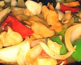 A picture of step 5 of Chicken with pinneaple.