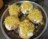A picture of step 5 of Bhel puri.