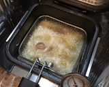 รูปขั้นตอนการทำที่ 4 ของ หมูทอดกระเทียม