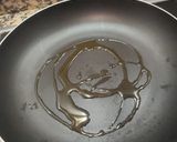 Foto del paso 1 de la receta: Gulas de norte con ajito y pimentón dulce