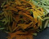 লাউয়ের খোসার ছেচকি(Lauer khosar checki recipe in Bengali) রেসিপির ধাপ 2 ছবি