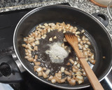 Foto del paso 3 de la receta: Solomillo de cerdo en salsa de vino