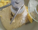 Foto langkah ke 3 dari resep Roti sosis empuk.