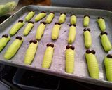 Foto langkah ke 2 dari resep Cookies Ulat 🐛.