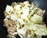 รูปขั้นตอนการทำที่ 3 ของ หมูสามชั้นสไลด์ผัดกิมจิ