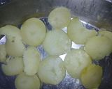 A picture of step 1 of Chatpate potato.