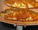 Foto langkah ke 5 dari resep Ikan kembung panggang teflon.