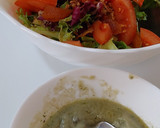 Foto del paso 4 de la receta: Ensalada cabrales, ajos fritos, tomate, con brotes frescos