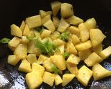 A picture of step 3 of Dry Aloo Methi.