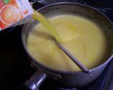 A picture of step 4 of Orange Juice Agar Jello.