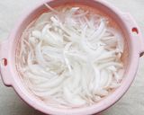 A picture of step 1 of Easy Fresh Onion Salad.