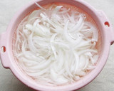 A picture of step 1 of Easy Fresh Onion Salad.